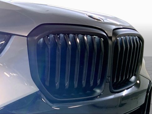 Used 2024 BMW X5 xDrive40i w/ M Sport Package AWD/4WD image 32