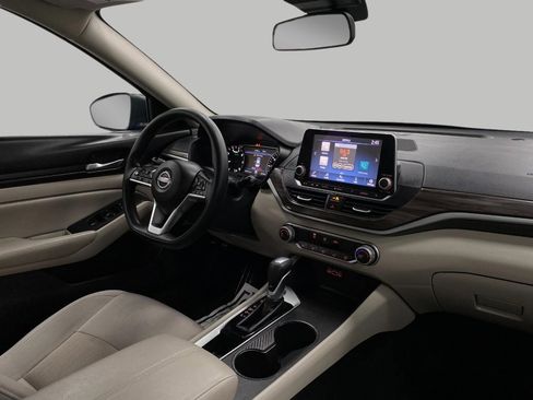 Certified 2025 Nissan Altima 2.5 SV FWD image 17