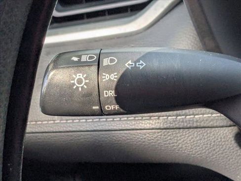 Used 2020 Toyota RAV4 LE image 11