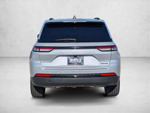 Used 2024 Jeep Grand Cherokee Limited w/ Black Appearance Package image 7