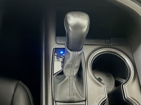 Used 2024 Toyota Camry SE image 25