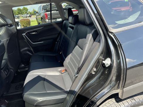 Used 2022 Toyota RAV4 XLE Premium AWD/4WD image 24