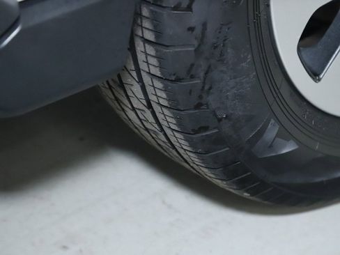 Used 2023 Subaru Outback Premium image 35