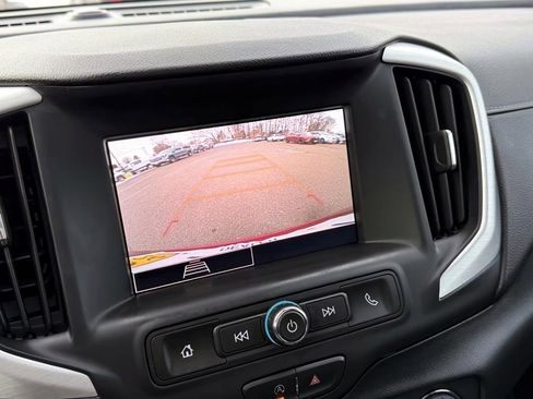 Used 2023 GMC Terrain SLE w/ Driver Convenience Package image 17