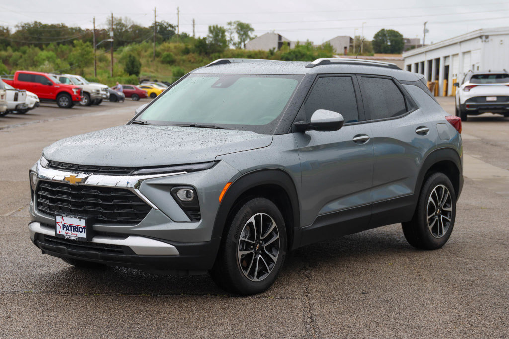 Used 2025 Chevrolet TrailBlazer LT AWD/4WD image 6
