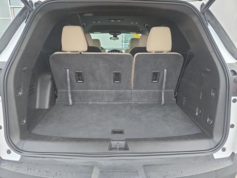 Used 2023 Chevrolet Traverse LT w/ LPO, Cargo Package image 29