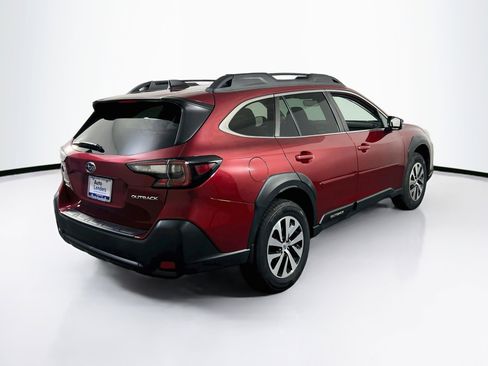 Used 2023 Subaru Outback Premium image 5