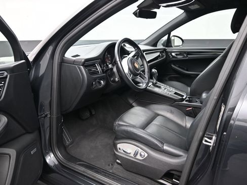 Used 2020 Porsche Macan AWD/4WD image 9
