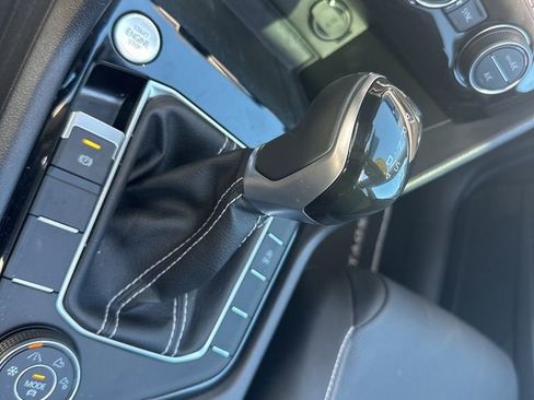 Used 2023 Volkswagen Taos SEL image 31