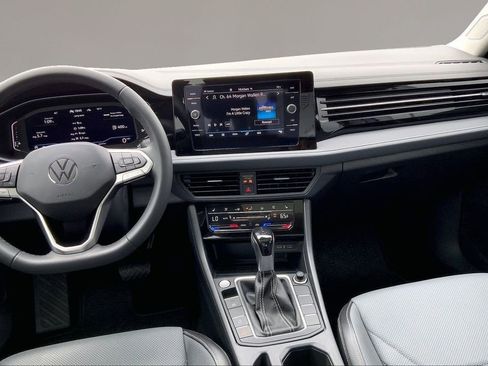 Certified 2026 Volkswagen Jetta SEL FWD image 6