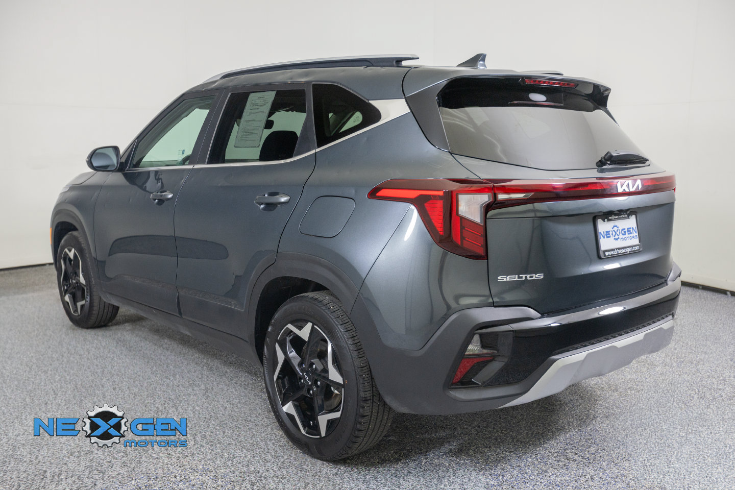 Used 2024 Kia Seltos EX AWD/4WD image 42