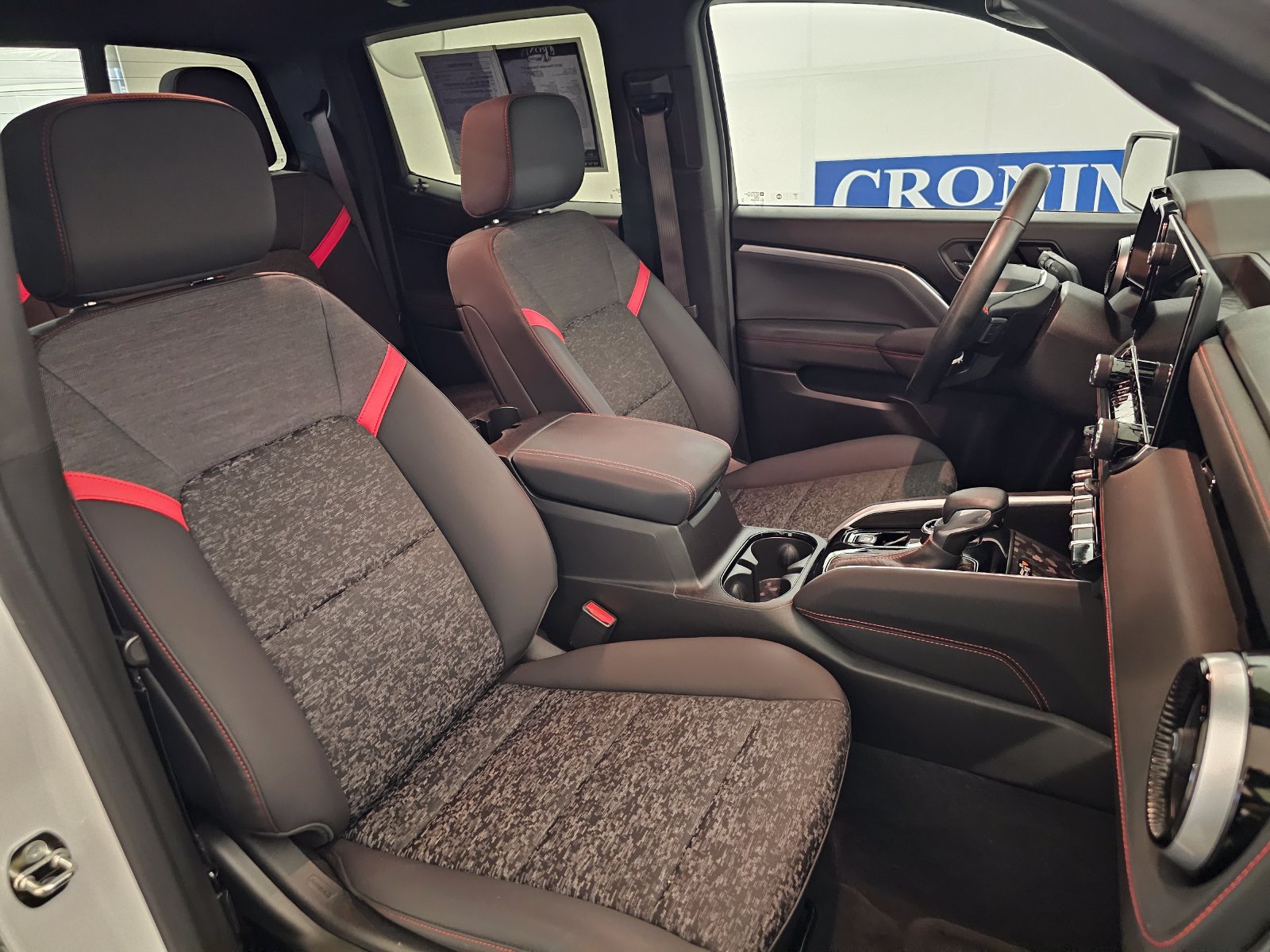 Used 2023 Chevrolet Colorado Z71 w/ Z71 Convenience Package 2 AWD/4WD image 25
