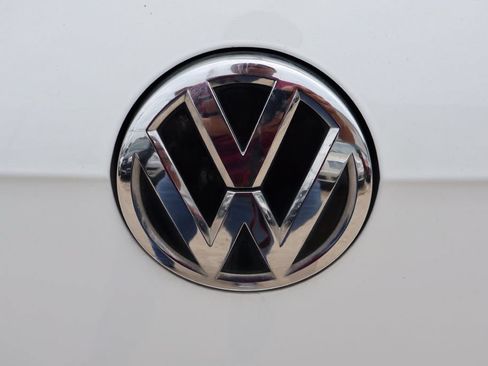 Used 2016 Volkswagen Golf 4-Door FWD image 13