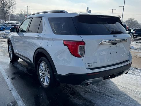 Certified 2022 Ford Explorer Limited w/ Equipment Group 301A image 6