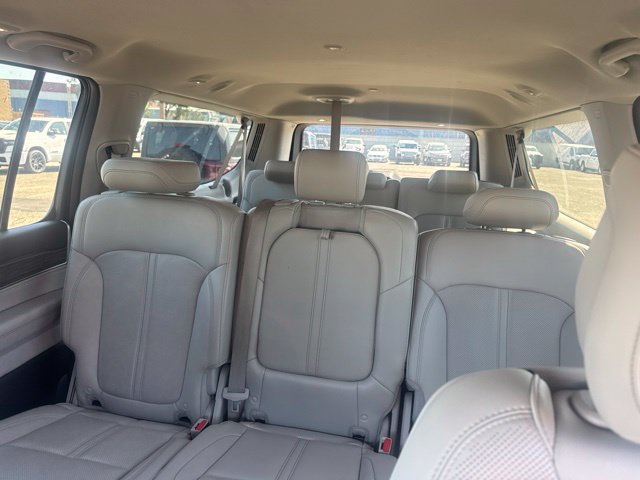 Used 2024 Jeep Wagoneer L Series II w/ Flexible Seating Group RWD image 12