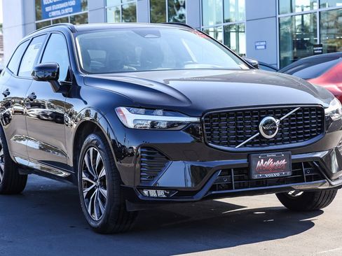 Used 2025 Volvo XC60 B5 Plus image 5