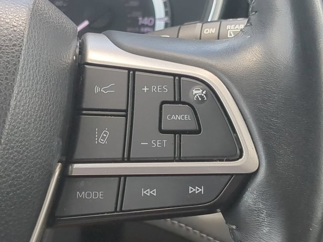 Used 2023 Toyota Highlander XSE FWD image 27