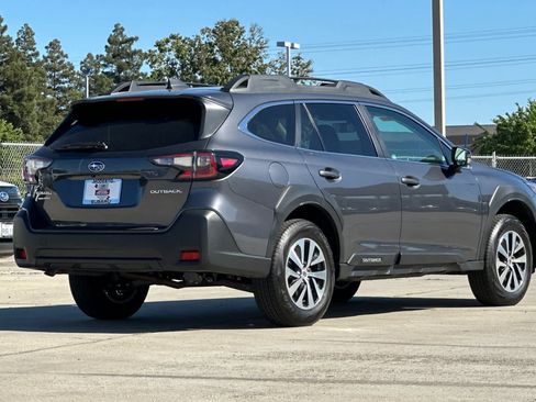 Certified 2025 Subaru Outback Premium w/ Popular Package #1A AWD/4WD image 3