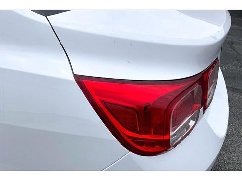 Used 2013 Chevrolet Malibu LT FWD image 28