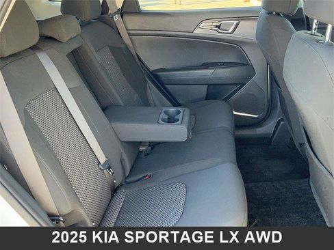 Certified 2025 Kia Sportage LX image 15
