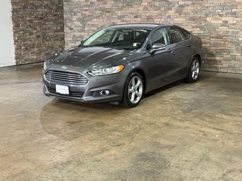 Used 2015 Ford Fusion SE w/ Equipment Group 201A FWD image 5