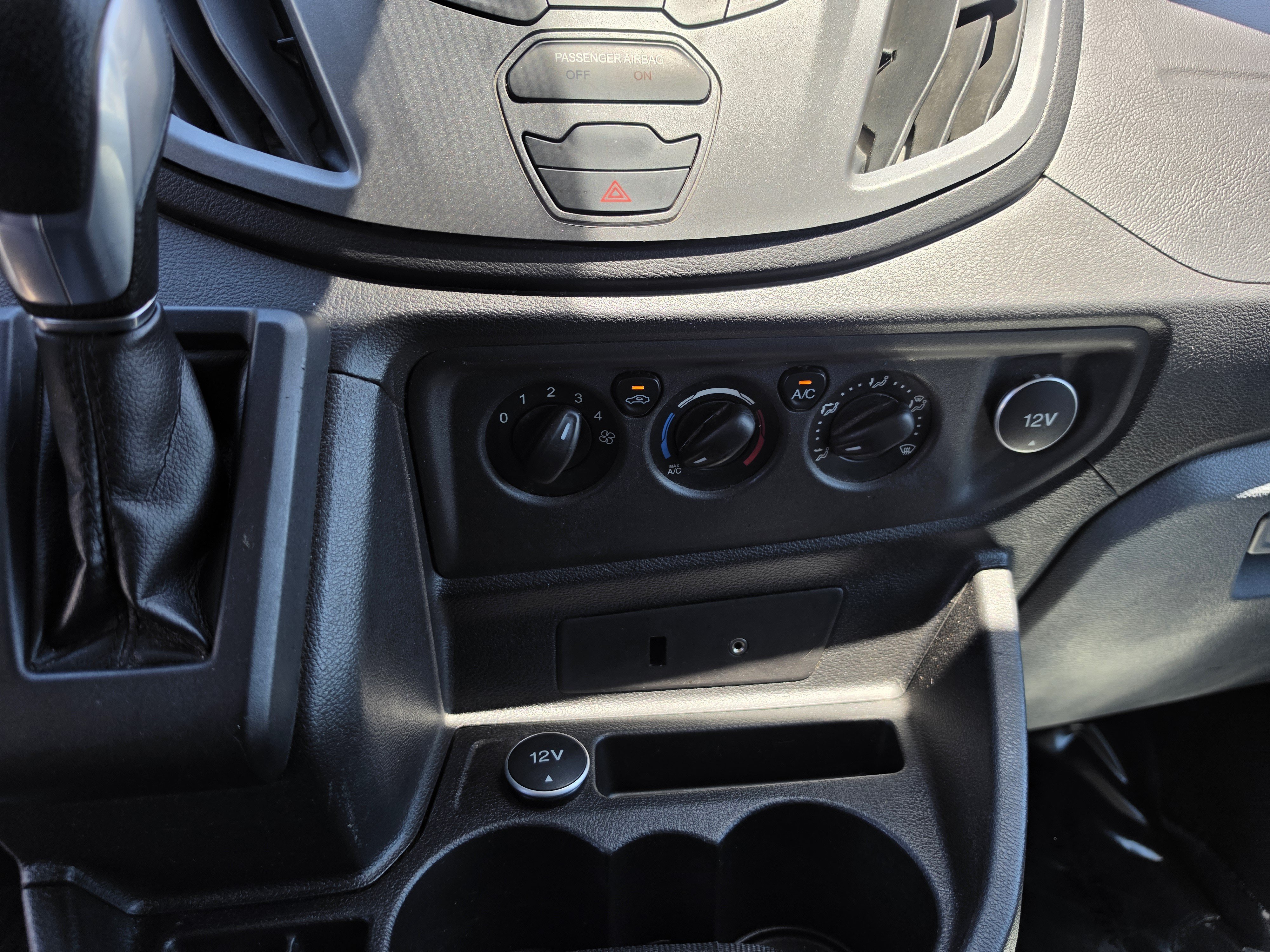 Used 2016 Ford Transit 250 130 Low Roof RWD image 18