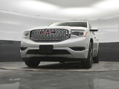 Used 2019 GMC Acadia Denali w/ Technology Package AWD/4WD image 27