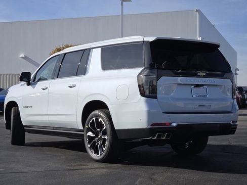New 2026 Chevrolet Suburban High Country AWD/4WD image 28