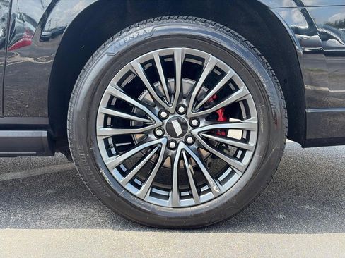 Used 2023 Cadillac Escalade ESV V AWD/4WD image 8