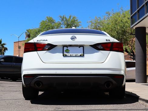 Used 2021 Nissan Altima 2.5 SR FWD image 12