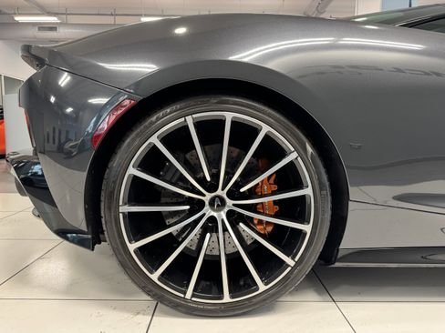 Used 2022 McLaren GT image 18