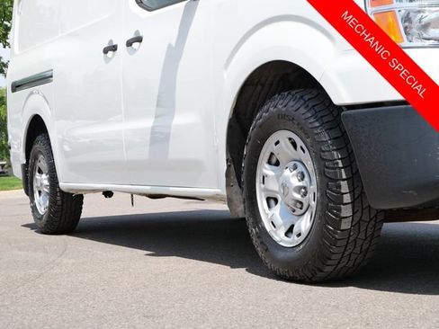 Used 2018 Nissan NV 3500 SV w/ Navigation Package RWD image 2