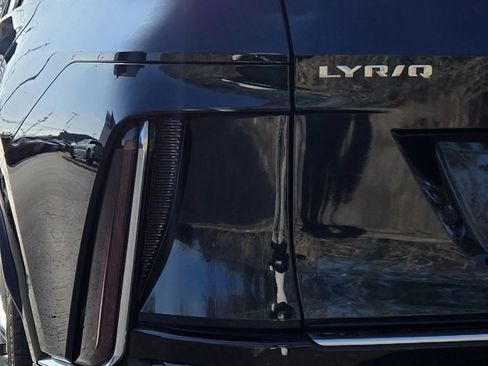 Used 2024 Cadillac Lyriq Luxury image 9