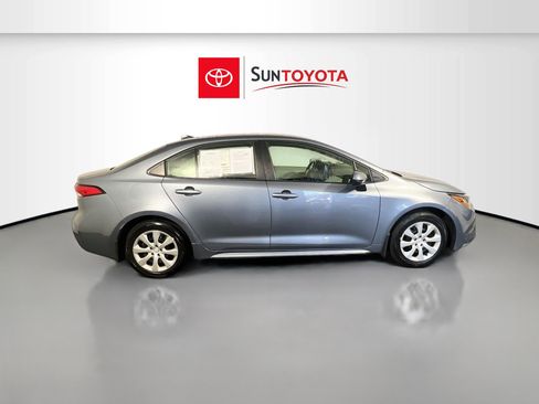 Used 2025 Toyota Corolla LE FWD image 2