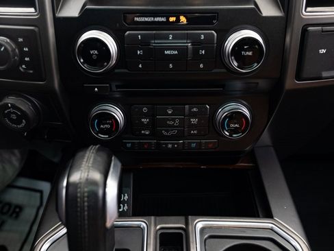 Used 2017 Ford F150 Limited image 16