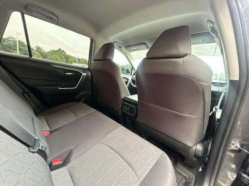 Used 2021 Toyota RAV4 XLE AWD/4WD image 37