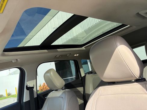 Used 2019 Ford Escape Titanium image 16