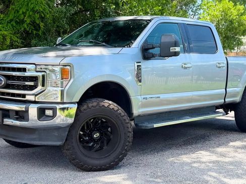 Used 2020 Ford F250 Lariat w/ Lariat Value Package AWD/4WD image 3