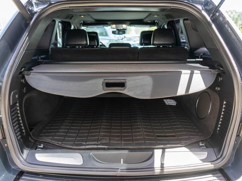 Used 2017 Jeep Grand Cherokee SRT AWD/4WD image 35