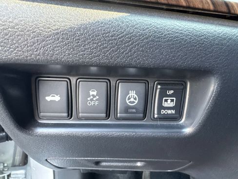 Used 2017 Nissan Maxima Platinum FWD image 17