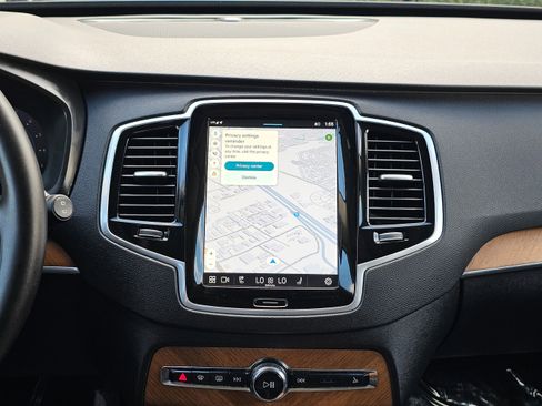 Used 2025 Volvo XC90 B6 Ultra image 22