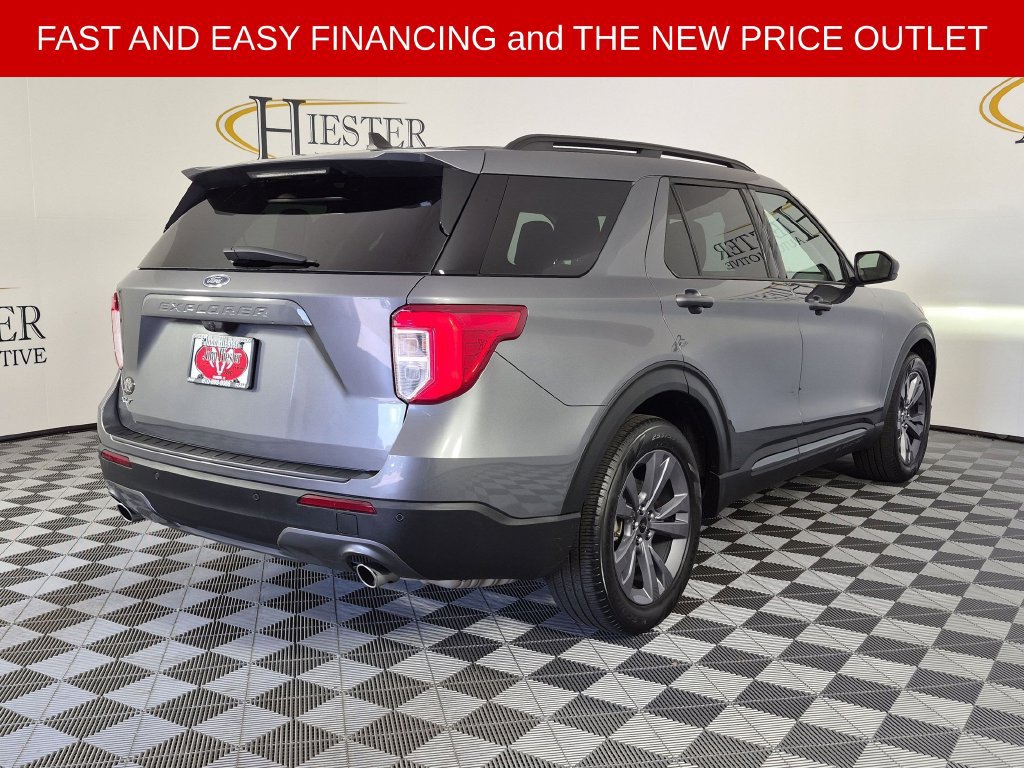 Used 2022 Ford Explorer XLT w/ Equipment Group 202A RWD image 5