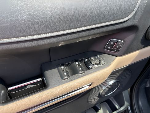 Used 2024 Ford Expedition XLT RWD image 23