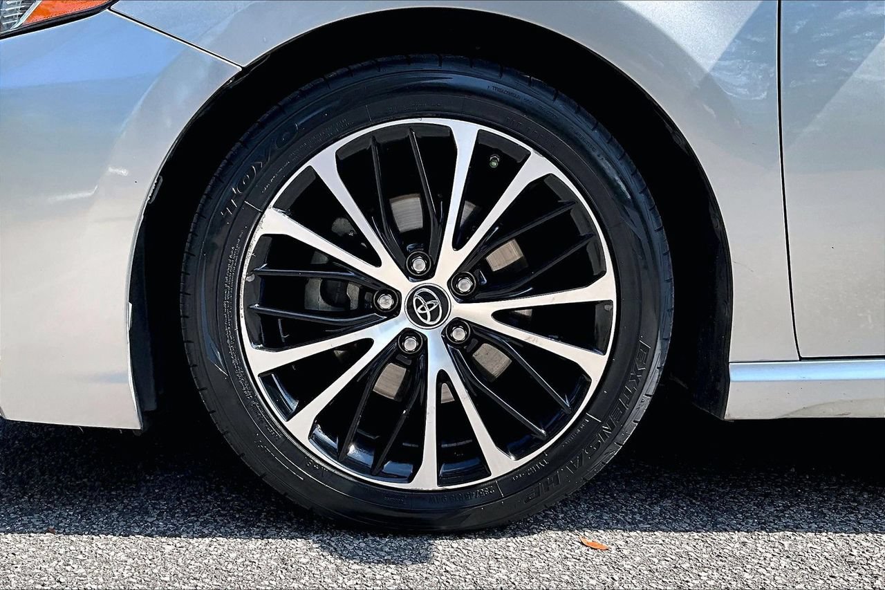 Used 2019 Toyota Camry SE FWD image 33