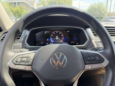 Used 2024 Volkswagen Tiguan SE AWD/4WD image 25