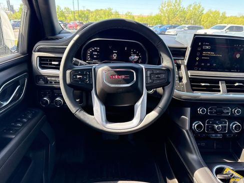 Certified 2023 GMC Yukon SLT w/ SLT Premium Package AWD/4WD image 12