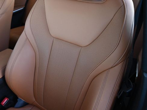 Used 2022 BMW 330e w/ M Sport Package image 8