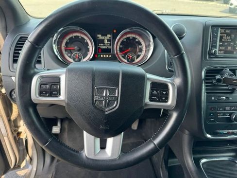 Used 2016 Dodge Grand Caravan R/T FWD image 5