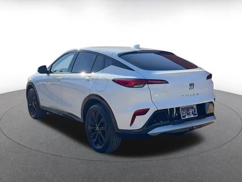 Used 2025 Buick Envista Sport Touring image 11