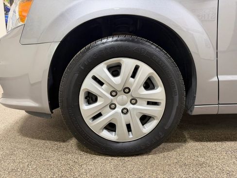 Used 2019 Dodge Grand Caravan SE image 53